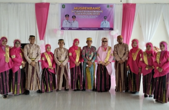Konsepnya Matang, Panitia Musrembang Pattallassang Kompak Pakaian Adat